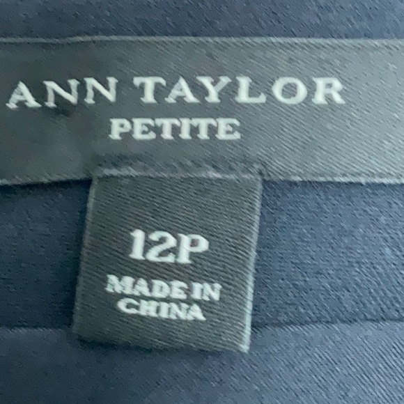 Ann Taylor gabardine pencil skirt dark navy , size 12P, excellent condition - Picture 3 of 3